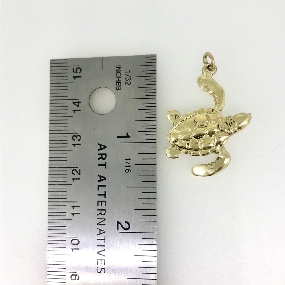 NWT 14 kt yellow solid gold sea turtle pendant - Picture 2 of 8